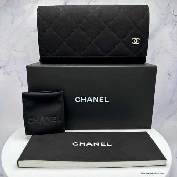 New CHANEL Sunglasses main image 10